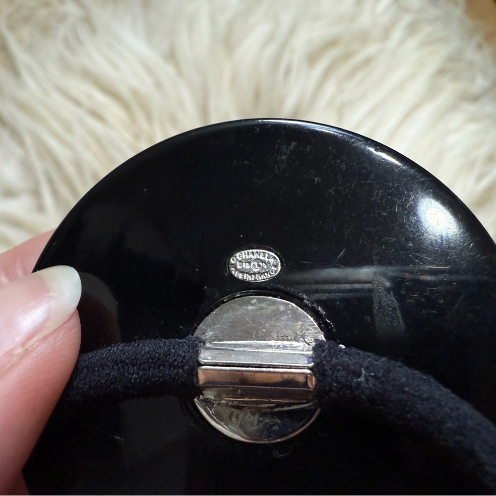 Chanel Vintage Resin Hair Tie - Picture 2 of 5